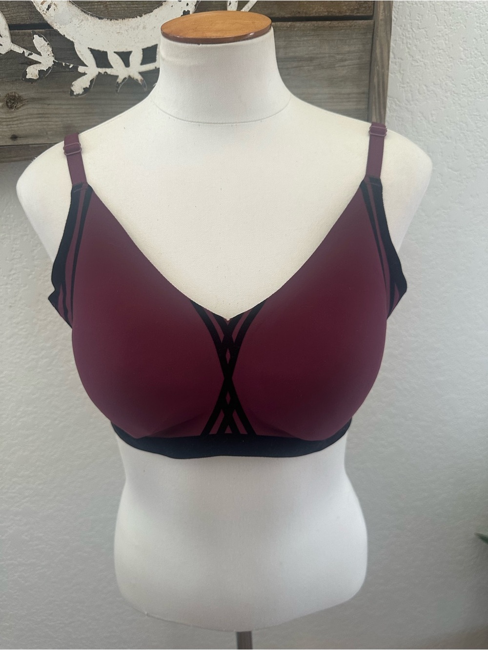 Honeylove Wireless Sculpted Bra in Wine size Large